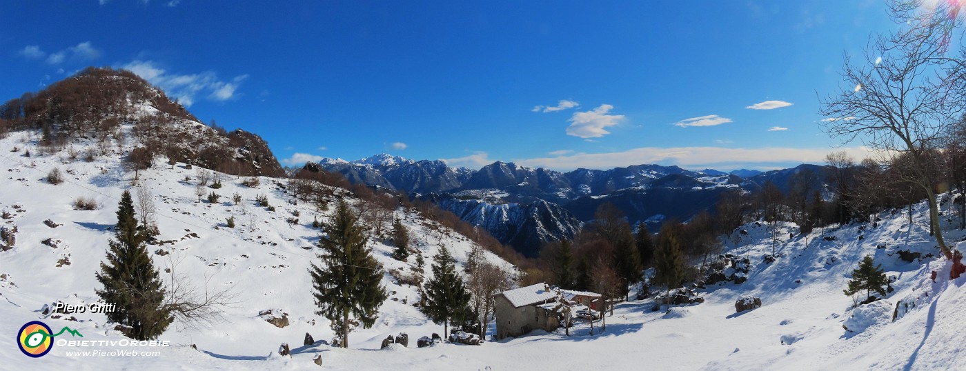 29 Monte Zucco a sx con vista verso Val Serina ed Alben.jpg